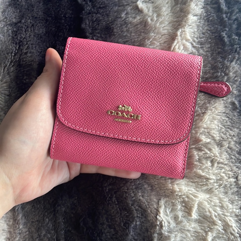 COACH SMALL TRIFOLD WALLET